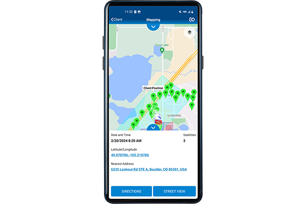 BI TotalAccess Mobile interface displaying a map with client positions.